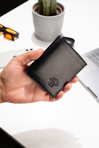Newish Trifold Genuine Calfskin Men's Wallet