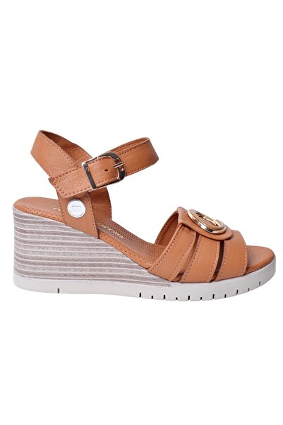 Mammamia Дамски кожени сандали с подплатени токове D25YS-2775