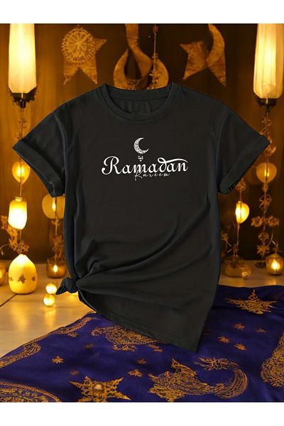 uyguntarz Λευκό μπλουζάκι με στάμπα Ramadan Kareem