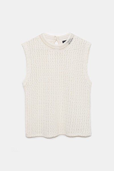 No Matter What Crew Neck Lace Blouse