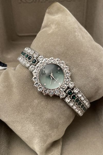 Leerybee Minimal Vintage Women's Wristwatch with Stone Nk-06