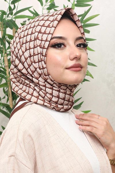 AFVENTE Soft Cotton Brown Triangle Patterned Scarf