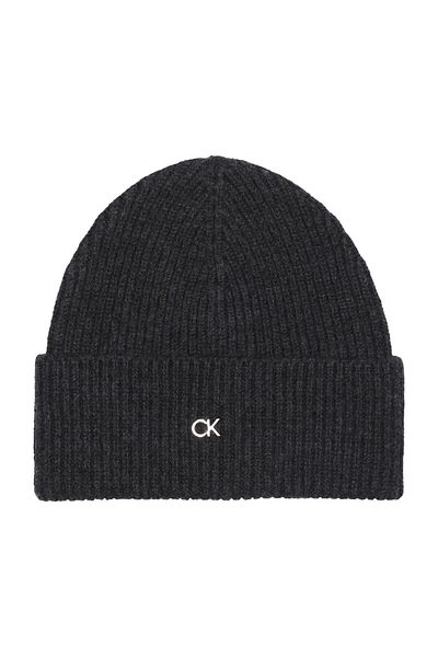 Calvin Klein Čiapka Ck Metal Beanie - robustný rebrový dizajn