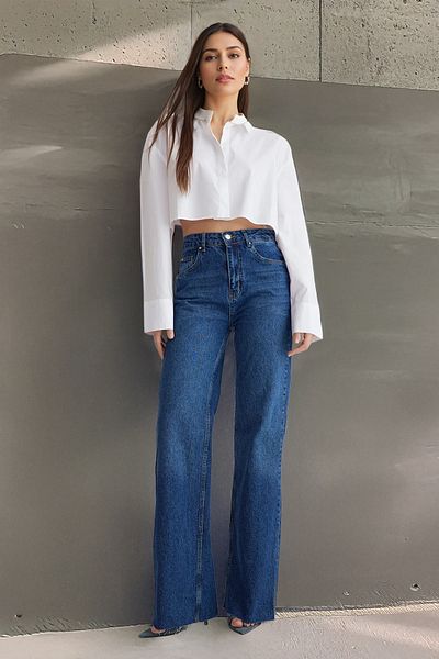 Trendyol Collection Sötétkék, magas derekú, széles lábú farmernadrág TWOSS25JE00065