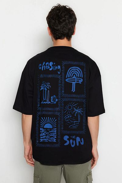 Trendyol Collection Υπερμεγέθη μαύρο εμπριμέ βαμβακερό μπλουζάκι - TMNSS25TS00031