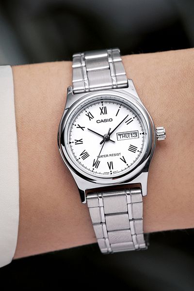 Casio Ltp-v006d-7budf Women's Wristwatch