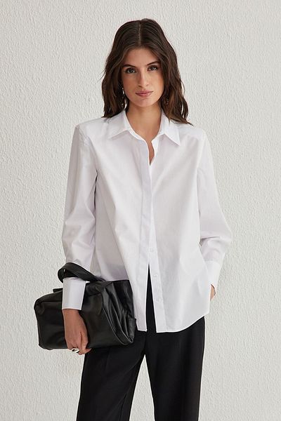 Trendyol Collection Fehér vatta részletes, túlméretezett, széles szabású szőtt ing TWOSS25GO00008