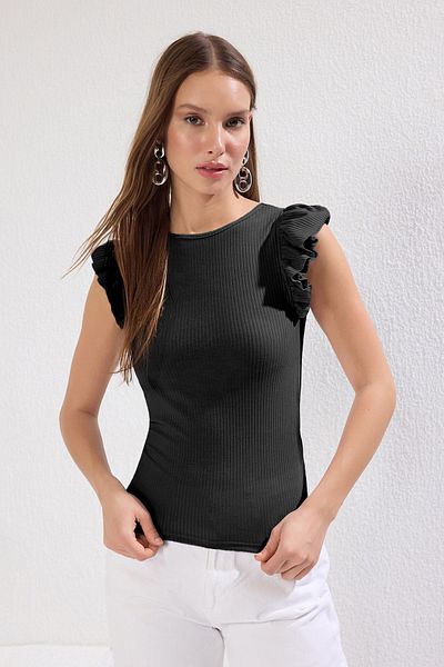 Trendyol Collection Μαύρη πλεκτή μπλούζα με βολάν - Καθιστή στο σώμα, TWOSS25BZ00215