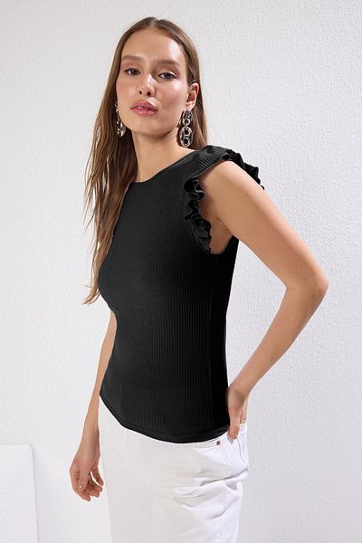Trendyol Collection Μαύρη πλεκτή μπλούζα με βολάν - Καθιστή στο σώμα, TWOSS25BZ00215