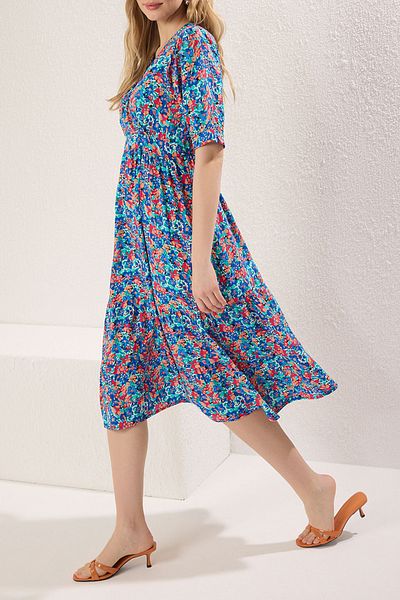 Edit by Trendyol Rochie țesută midi cu flori albastre TEDSS25EL00002