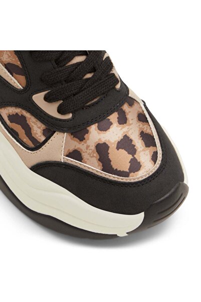 Call it Spring Helynne brown women's sneaker