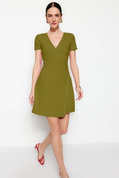 Trendyol Collection Μίνι έξυπνο πλεκτό φόρεμα με πράσινο διπλό στήθος Crepe A-Line TWOSS23EL01703