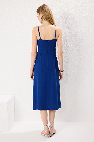 Trendyol Collection Rochie țesătă midi Saks cu bretele în linie A cu detaliu la piept TWOSS23EL02057