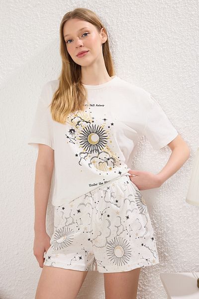 Trendyol Collection Galaxy Print Ecru Single Jersey Shorts Pyjama-Set – THMSS25PT00337