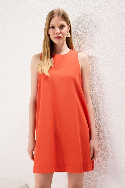 Trendyol Collection Rotes, gerades Mini-Webkleid TWOSS23EL01497