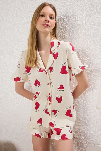 Kolekcia Trendyol Súprava pyžamových šortiek Heart Flounce Ecru Supreme - THMSS25PT00336