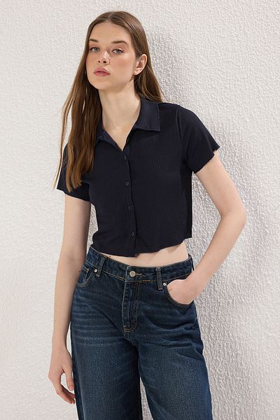 Trendyol Collection Πλεκτή μπλούζα με λαιμόκοψη μπλε ναυτικό - με κουμπιά και περιτύλιγμα, TWOSS25BZ00397
