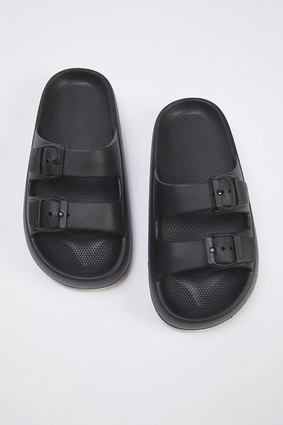 TRENDYOL SHOES Schwarze Unisex-Hausschuhe mit doppelter Schnalle und detaillierter leichter Sohle TAKSS25TE00019