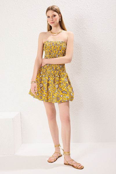 Trendyol Collection Gelbes kariertes Minikleid mit Taillenöffnung – karierter Rock, TWOSS24EL01141