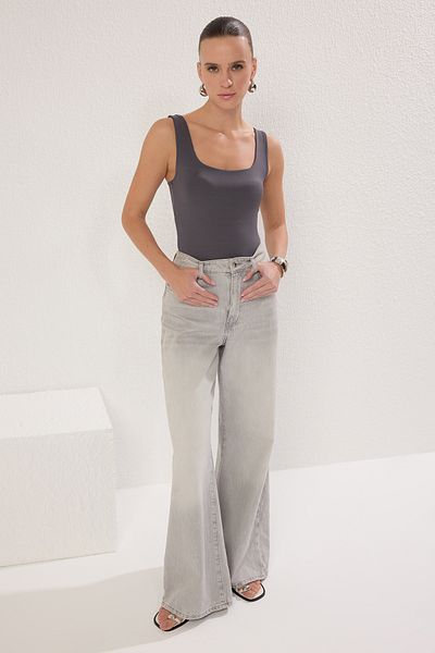 Trendyol Collection Flexibilní čtvercový límec - Antracitové pletené tělo s detailem zad Twoss24Bd00026