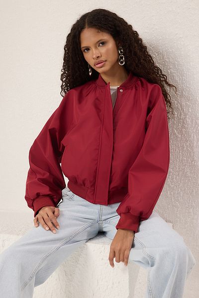 Trendyol Collection Übergroßer weinroter Mantel – TWOSS22MO0099