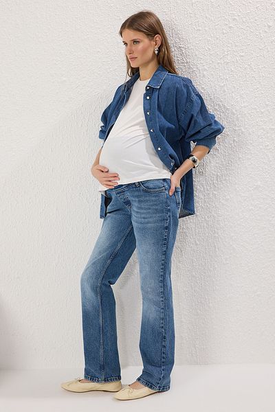 Trendyol Collection Blaue Jeans mit Bauchpanel – Übergröße – gerade Passform mit elastischem Bund TBBSS25CJ00028