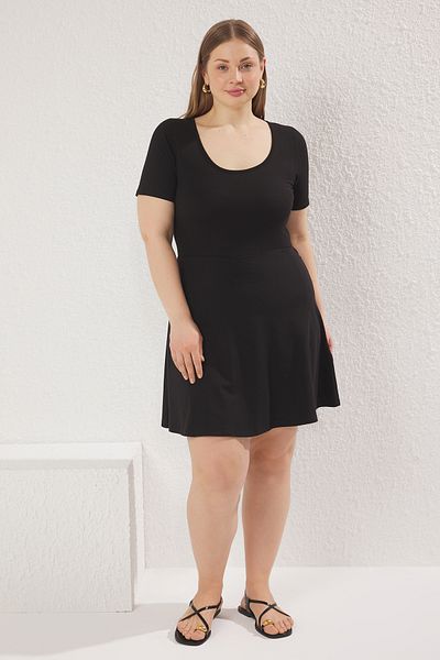 Trendyol Curve Φόρεμα μεγάλου μεγέθους μαύρο σορτς Skater - TBBSS25AH00137