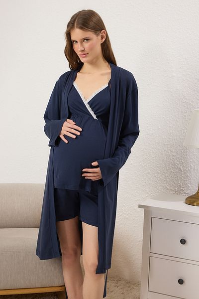 Trendyol Collection Marineblaues Bauchpaneel aus 100 % Baumwolle, gestricktes Morgenmantel-Pyjama-Set für Schwangere und Schwangere, 3er-Set TBBSS25AI00063