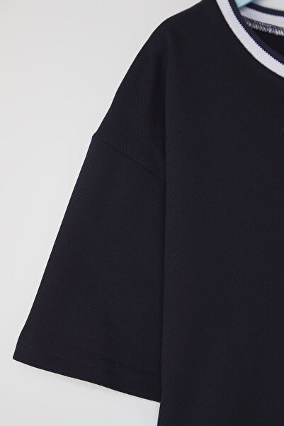 TRENDYOLKIDS Navy Blue Girl Cotton T-Shirt Regulai Fit Surface Logik Tkdss25Ts00064