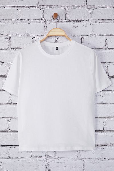 Trendyol Curve Weißes Crop-T-Shirt in Übergröße mit normaler Passform TBBSS25BF00061