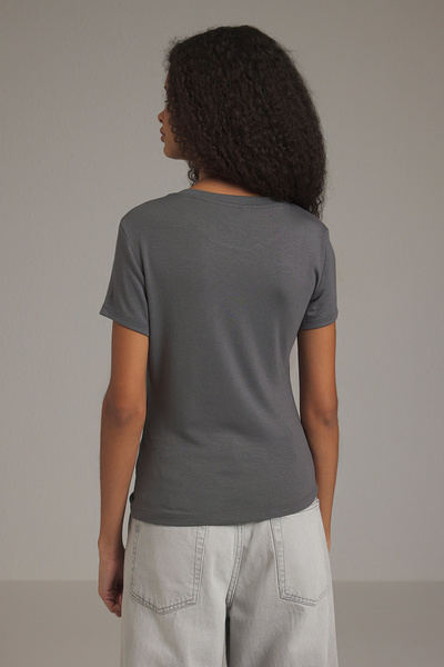 Trendyol Collection Anthracite Fitted/Fitted Chick Embroidered Short Sleeve Stretch Knitted Blouse Twoss25Bz00462