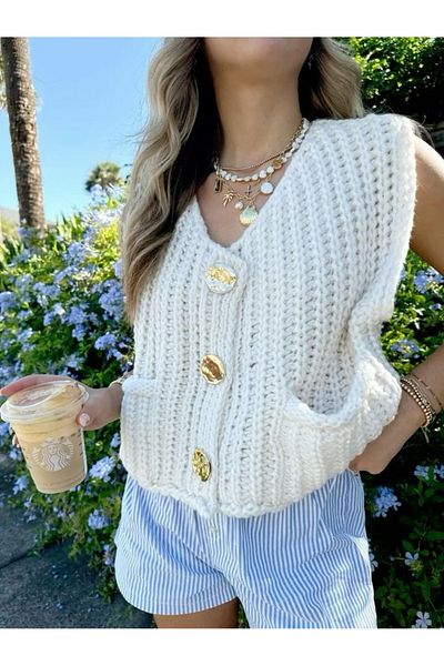 Melonndesign Women's Vest with Big Button Detail and Pockets