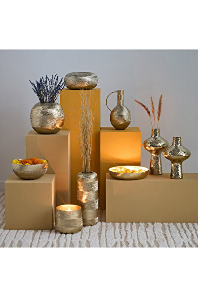 erorex Catlyn Aluminium Textured Vase with Handle - 16x16x30 cm