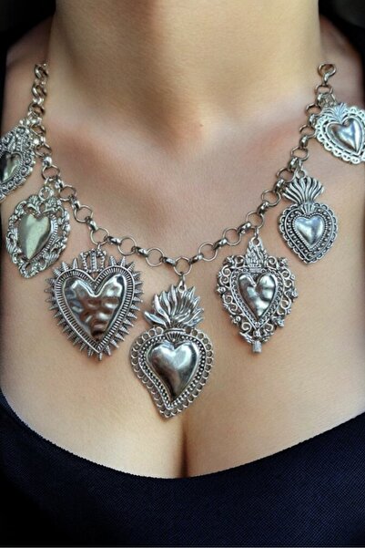 Huit KALPLİ ÇOKLU CHARM KOLYE