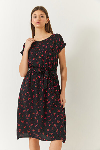 Bianco Lucci Dámské vzorované šaty s páskem do pasu s kapucí 60261414