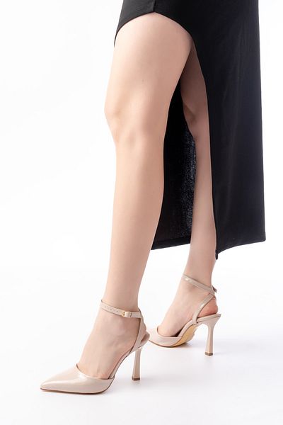 DURUNUN BUTİĞİ Berta Beige Patent Leather (10 cm Heel Length) Pointed Toe Heeled Shoes