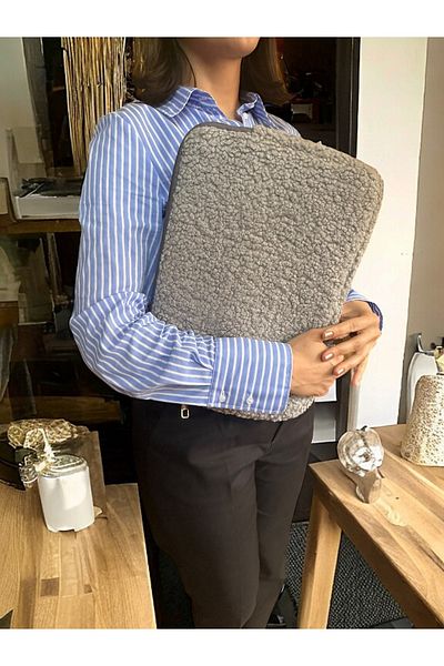 PLUSH STUDIO TeddyChic 13.3 بوصة PlushGuard - غطاء وحقيبة كمبيوتر محمول، مقاس 36 × 26 سم