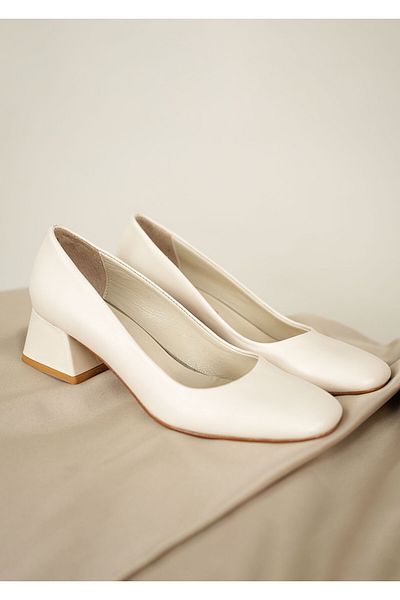 Grasyano Genuine Leather Ecru/Cream Classic Low Heel Shoes 4.5 cm Coated Heel in Soft Comfort Leather