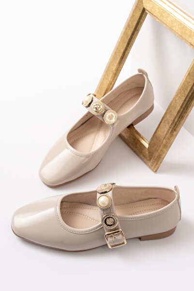 DURUNUN BUTİĞİ Balerini Duyra din piele lacuita bej cu accesoriu pentru cască...