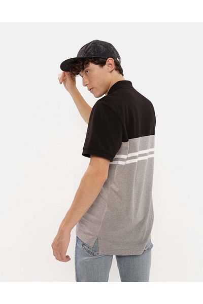 AMERICAN EAGLE قميص بولو بيكيه مخطط من AE
