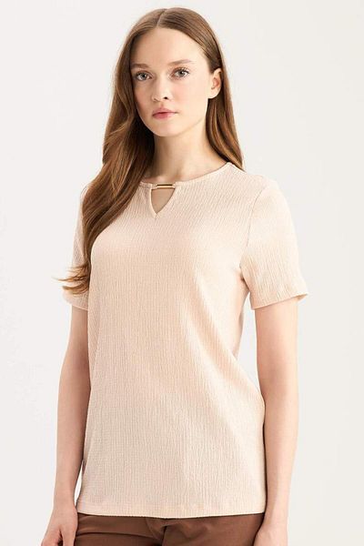 DeFacto New Season Regular Fit Apache Collar Basic Straight Wrap Short Sleeve T-Shirt