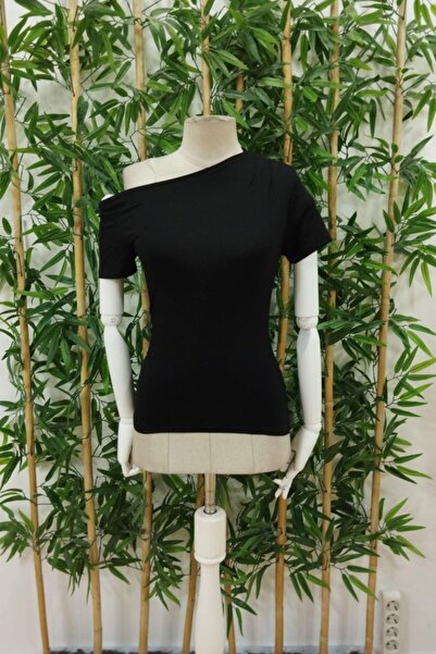 Mossta Short Sleeve Off-Shoulder Drawstring Blouse Black