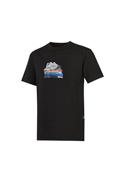 New Balance Ανδρικό μαύρο μπλουζάκι MNT1415 - Άνετο κομμένο