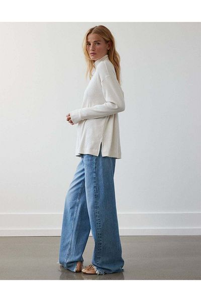 AMERICAN EAGLE AE Oversized Long-Sleeve Mock Neck Tee