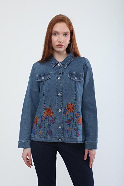 Bluewhite سترة جينز ليكرا بأزرار مزخرفة بالزهور للسيدات