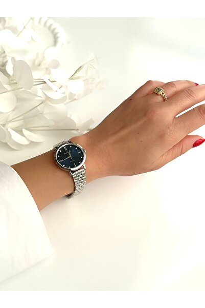 Ferrucci ساعة يد نسائية من FERRUCCİ-(SILVER COLOR) بمينا داخلي باللون الأزرق ...