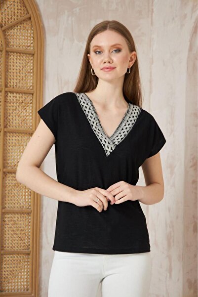 Pasaklı Giyim Women's Black and White Embroidered Thin Anti-Sweat Special Fabric Short Sleeve Summer Blouse 3379150175