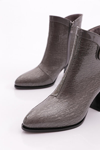 DGN 905 Kadin Aksesuarli Topuklu Bot