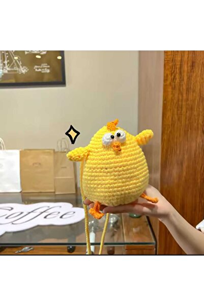 Kadın Girişimciler Atölyesi Sarı Altın Tavuk Model Şekilli Eğlenceli ve Neşeli Tasarım El Emeği Örgü Handmade Çocuk El Çantası