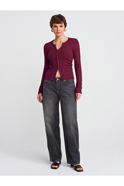 Dilvin 31548 Button Detailed Gathered Top-Burgundy